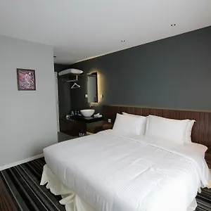 Apple Times Square Hotel
